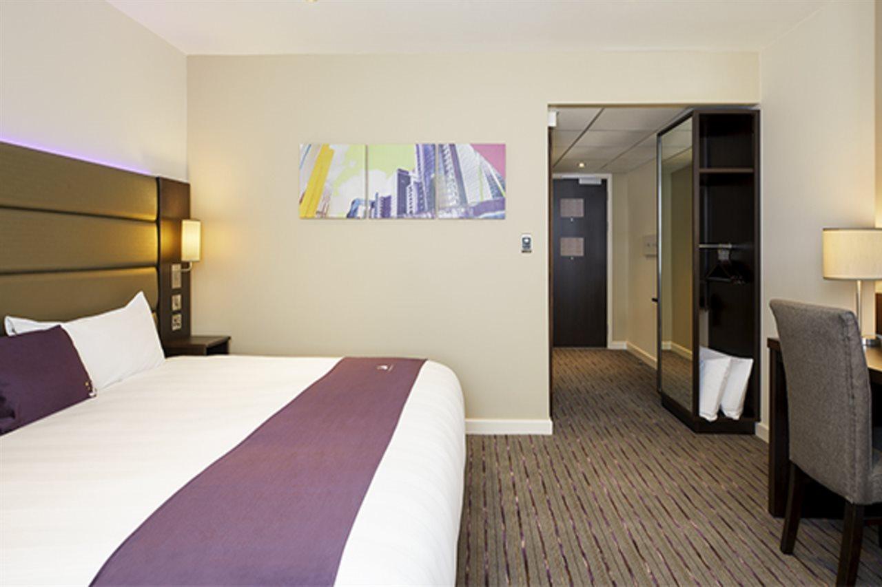 Premier Inn Premier Inn Bagshot Eksteriør bilde