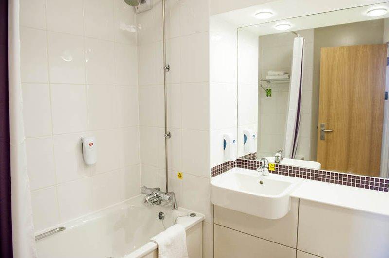 Premier Inn Premier Inn Bagshot Eksteriør bilde