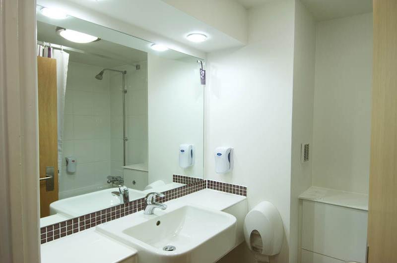 Premier Inn Premier Inn Bagshot Eksteriør bilde